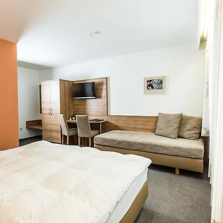 Hotel&reitsportzentrum Kreuth Heideck